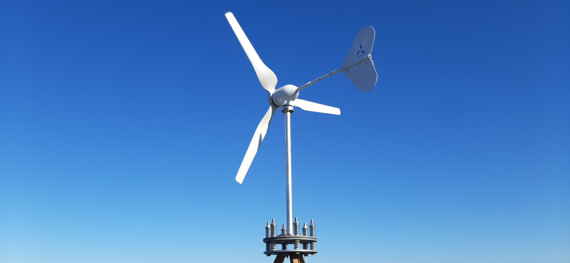 windkraftanlage-notstrom-windenergie-stromerzeugung-22t3BuyhBBWpAQ