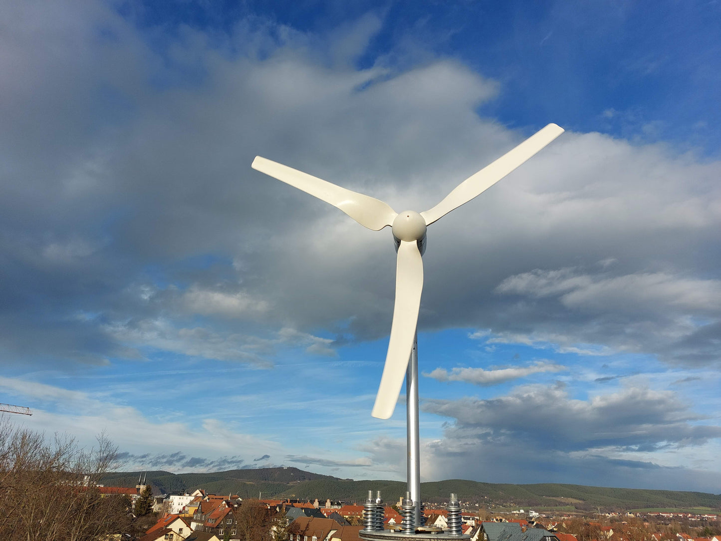 windkraftanlage-notstrom-windenergie-stromerzeugung-kleinwindkraftanlage-windanlage-windrad